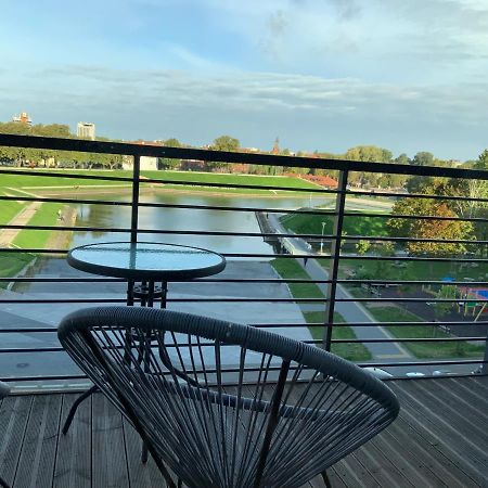 Riverside Apartment Self Check-In Клайпеда Экстерьер фото